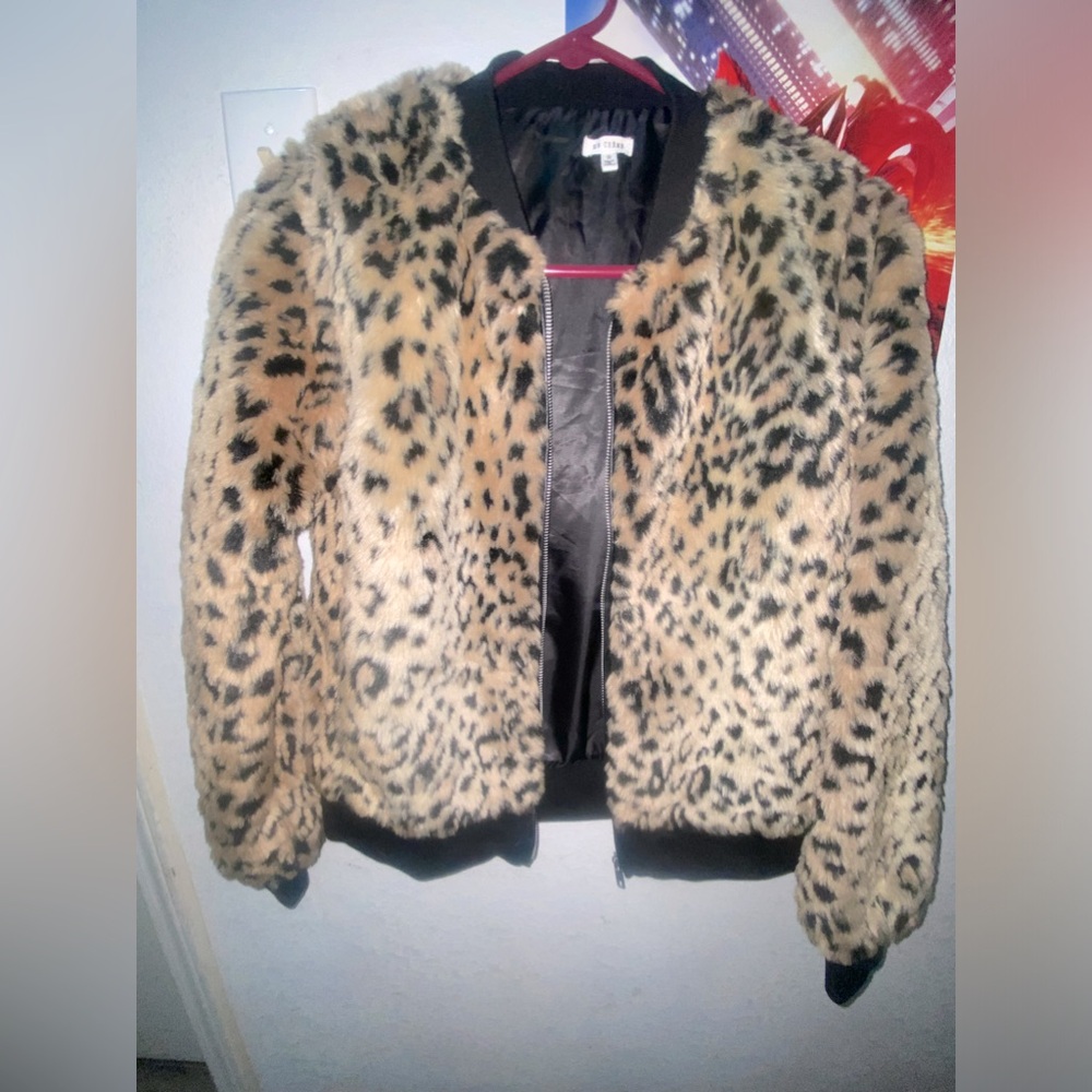 So warm & cute! 
Worn once!